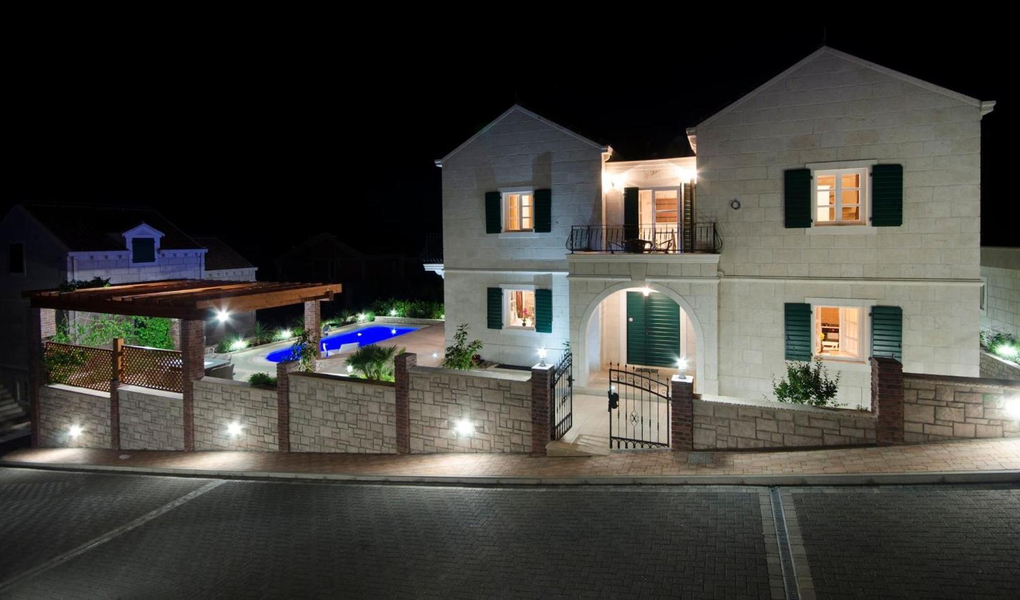 Ferienhaeuser In * Makarska