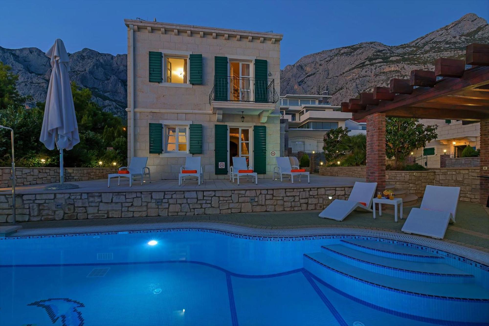 Ferienhaeuser In * Makarska