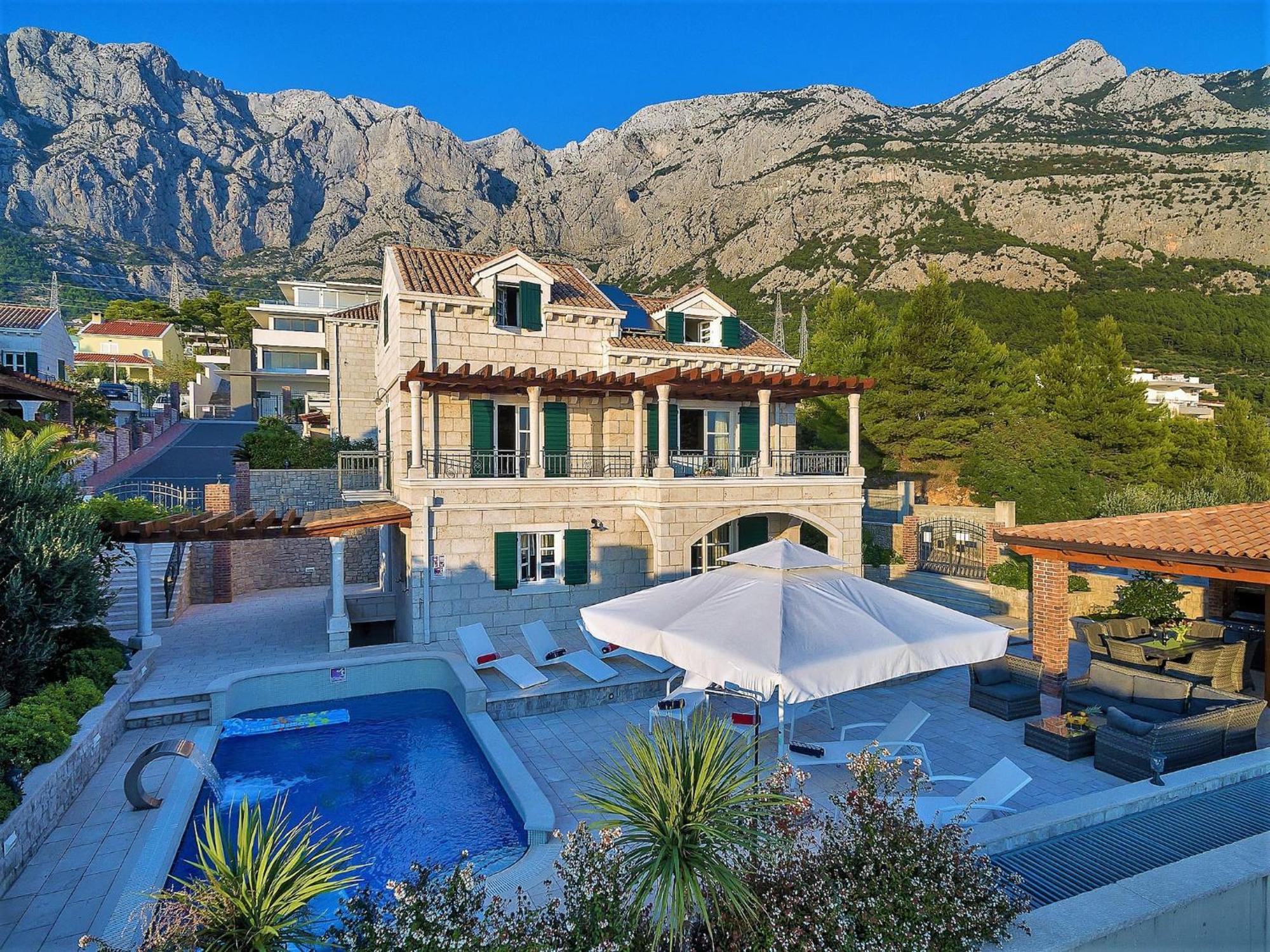 Ferienhaeuser In Willa Makarska